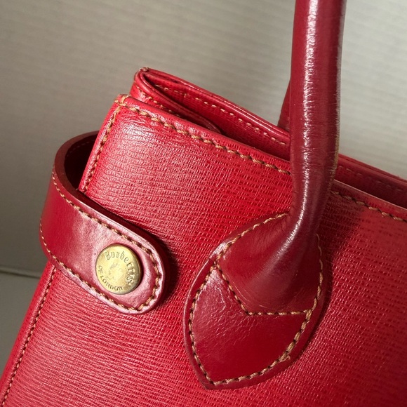 ✋🛑Price Drop ✋🛑AUTHENTIC SANYO SHOKAI BURBERRY LEATHER SHOULDER TOTE BAG. - Picture 10 of 17